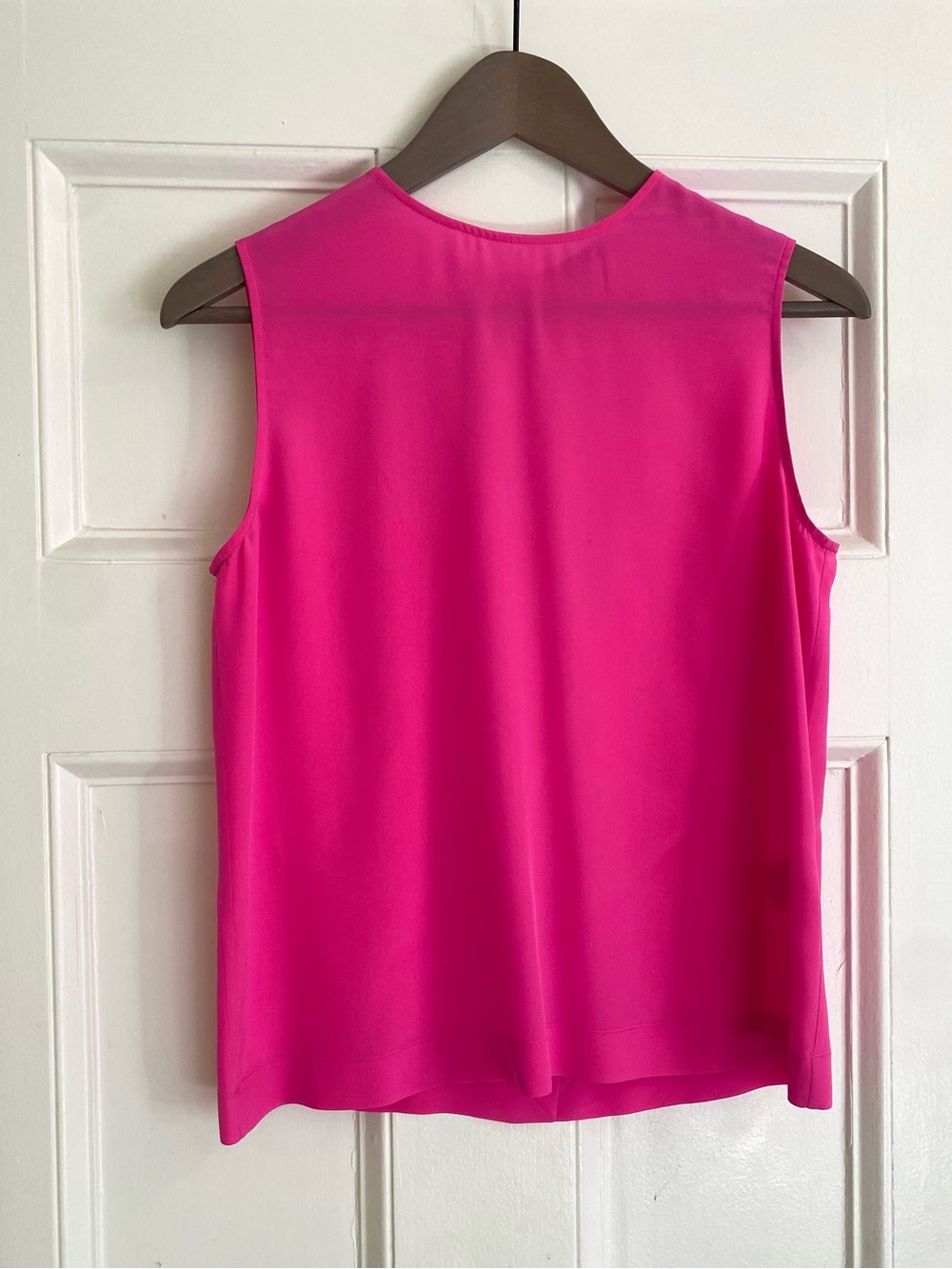 Equipment Sleeveless Silk Blouse in Fuscia Pink - size XS